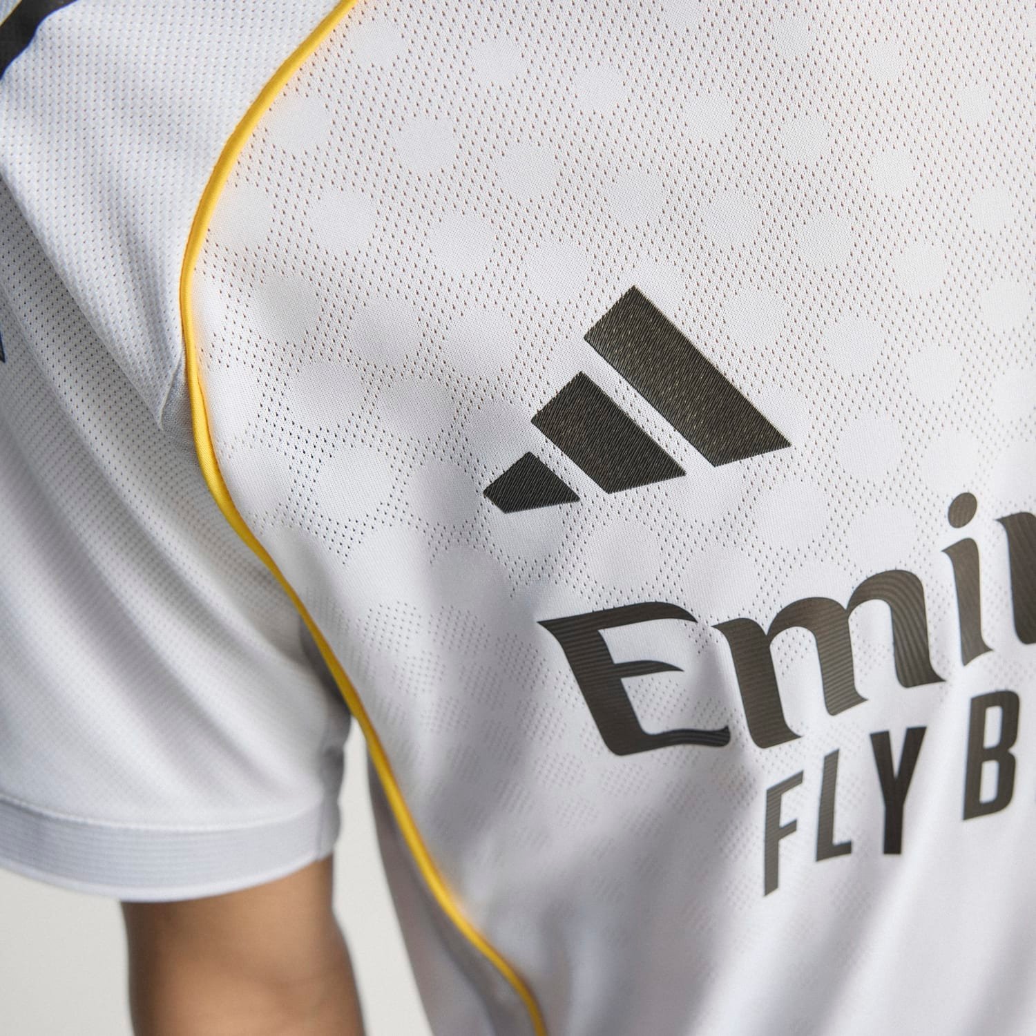 Real Madrid Men's Home Player Jersey 2025/26 - Image 4